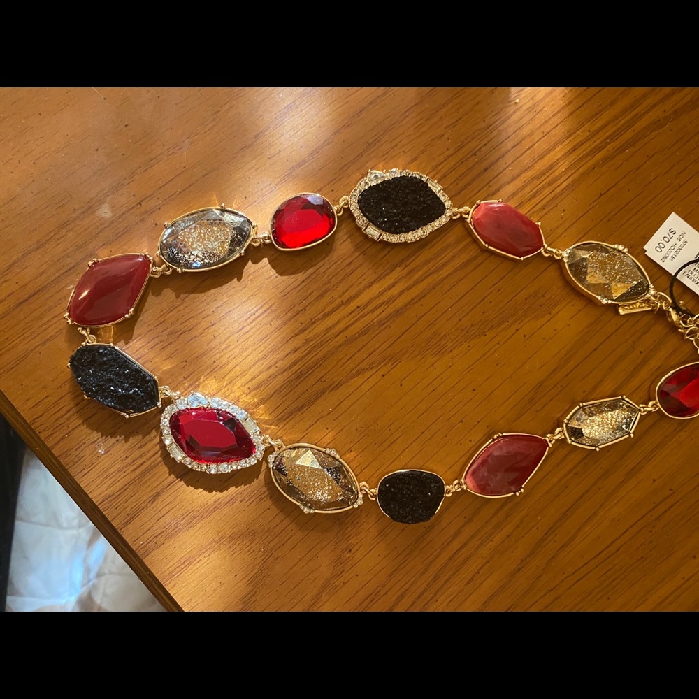 Necklace White House black market